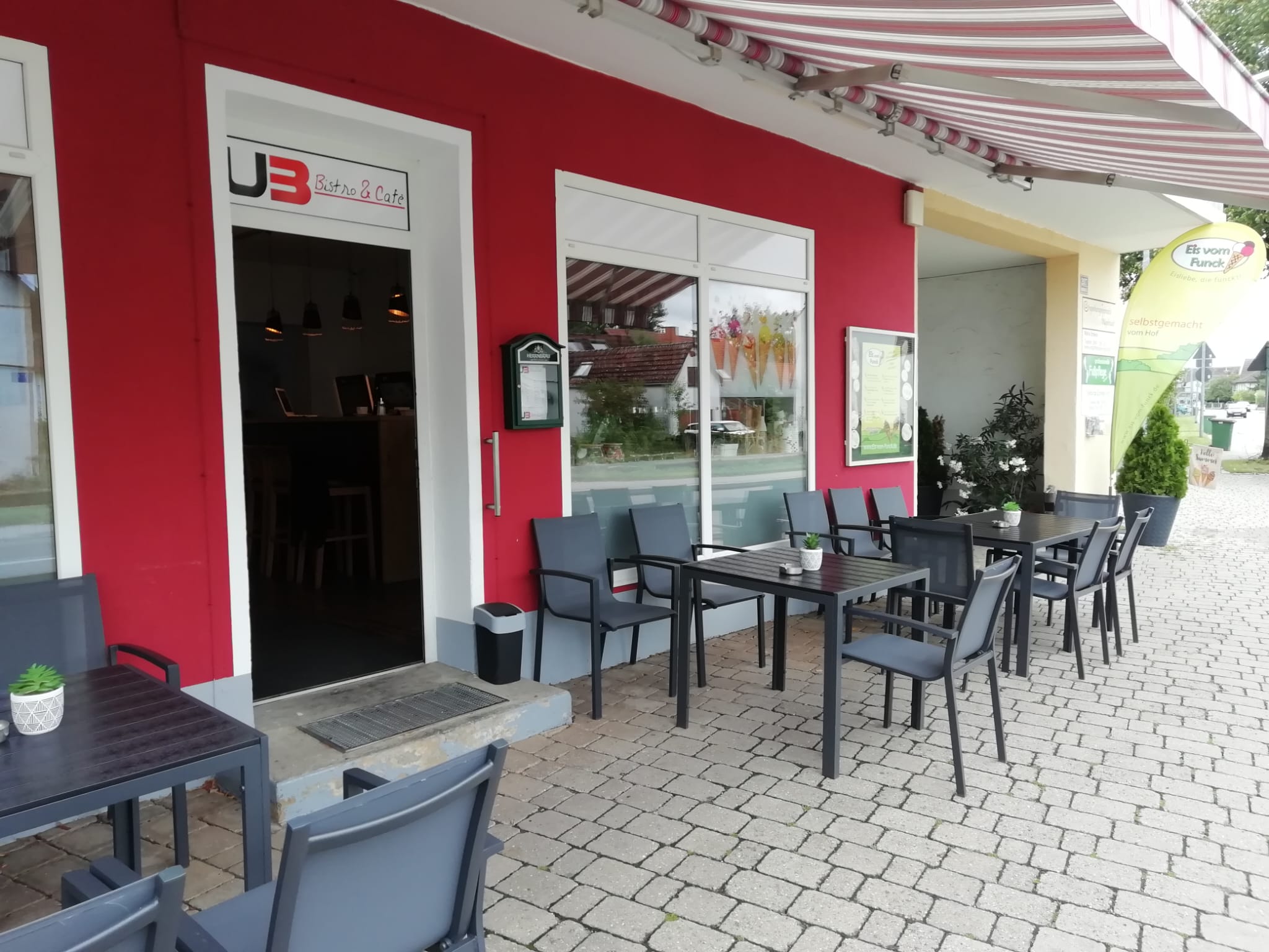 U3 Bistro & Café